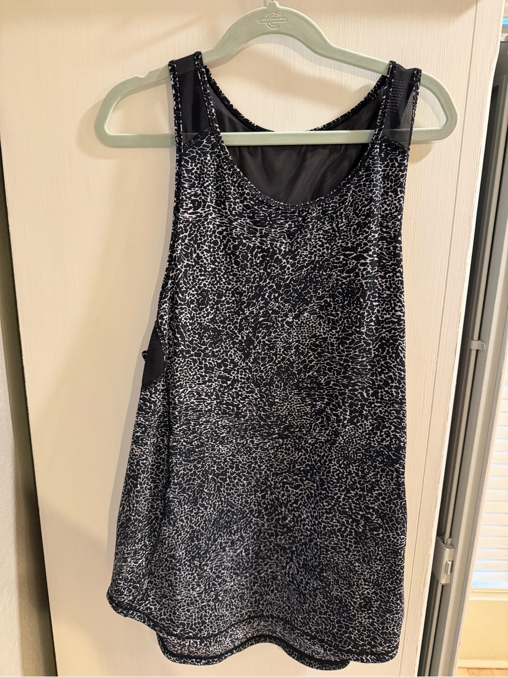 Lululemon Sculpt Tank II Size 4 Sleeveless Polar Shift Alpine White Black Active